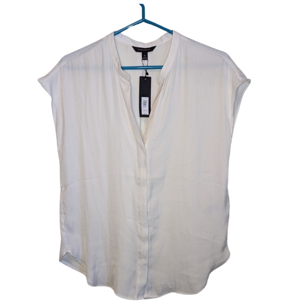 Banana Republic szM cream semi sheer cap sleeve silky button blouse NWT - Picture 2 of 9
